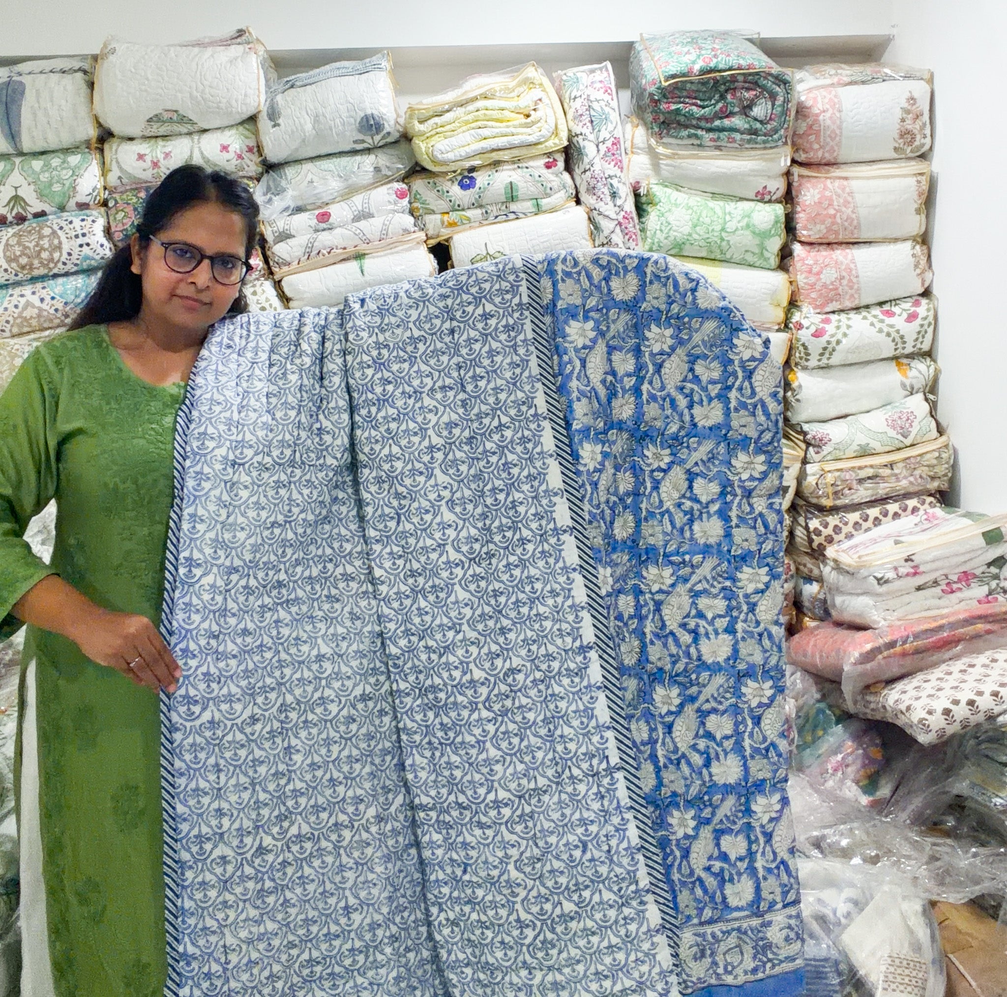 ORA Living Violet White Floral Handblock Reversible Pure Mulmul Cotton Quilt floral or motif detail