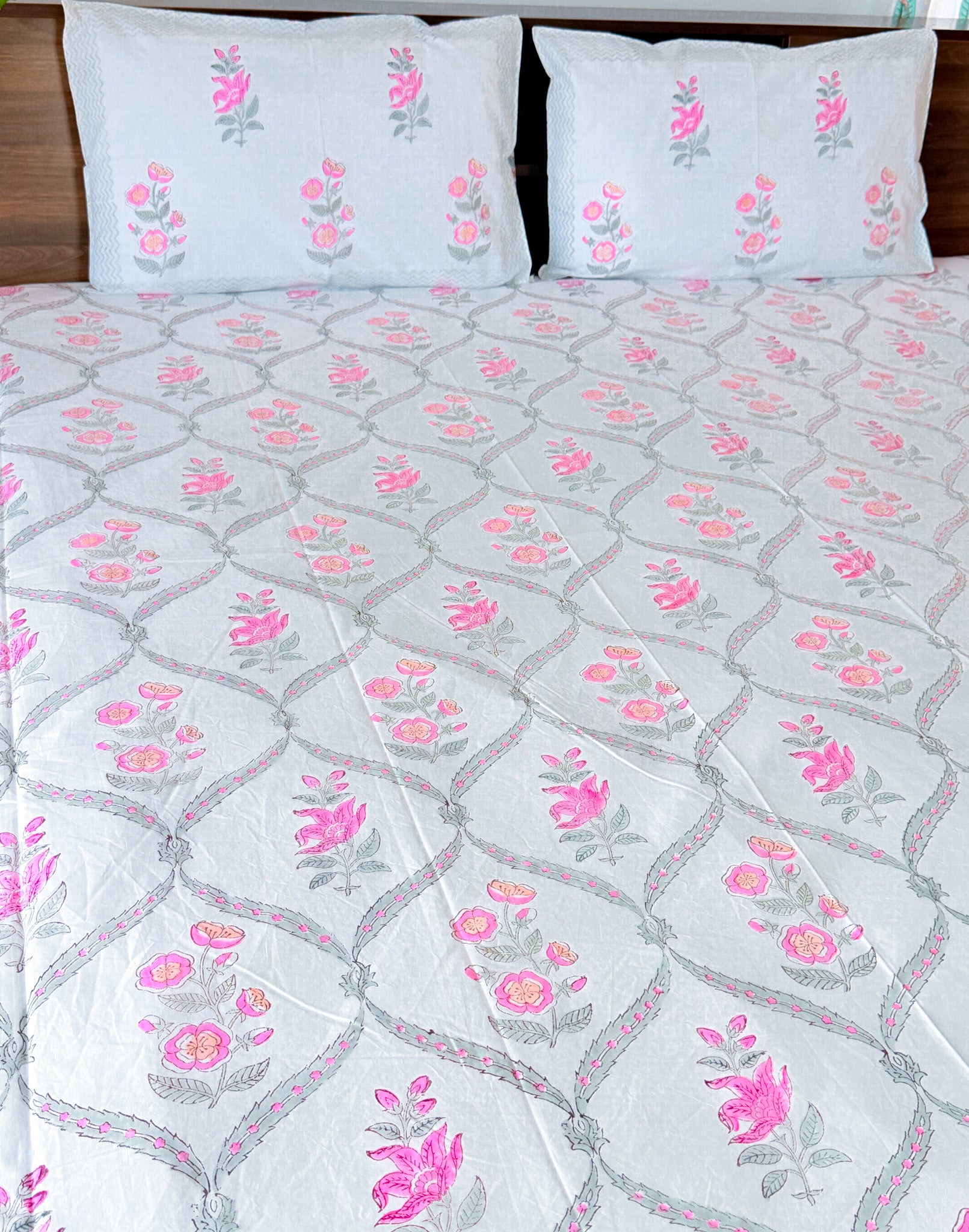 Cotton fabric detail of ORA Living Rose Jal Handblock Premium Cotton Bedsheet Set