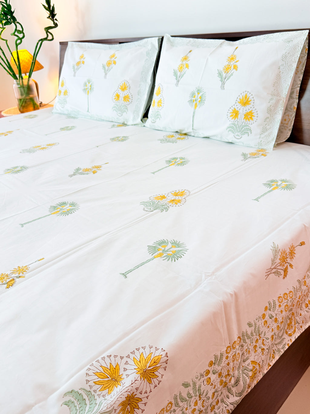 Full view of the hand block print on ORA Living Primrose Green Leaf Handblock Premium Cotton Bedsheet Set