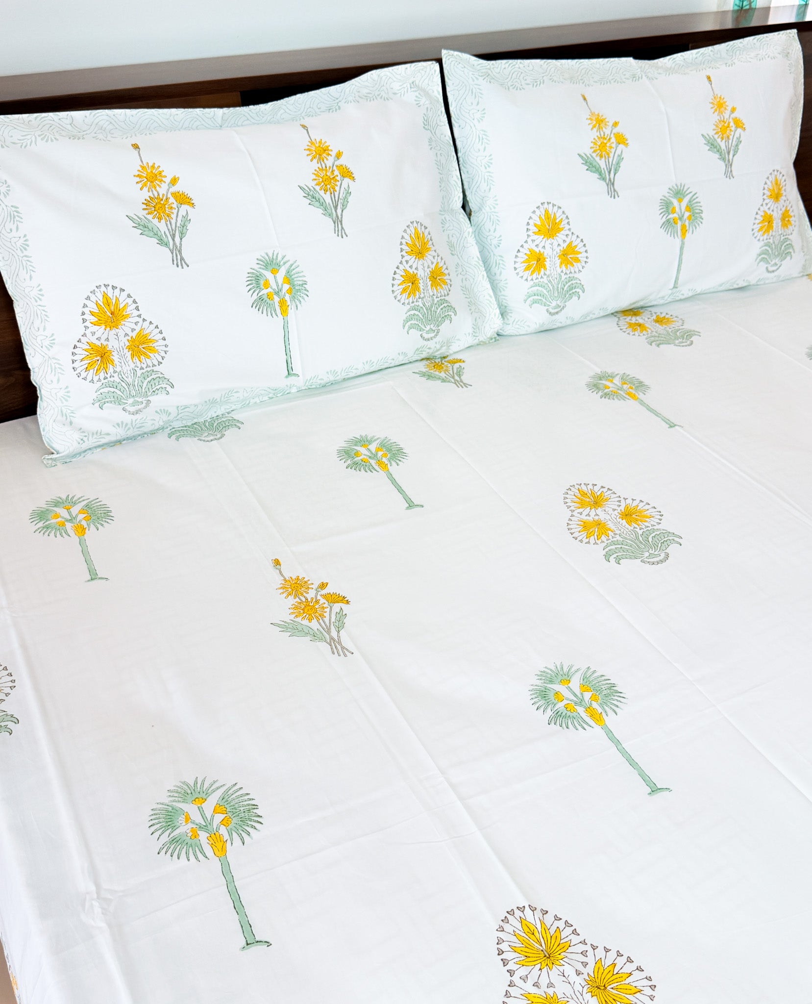 Print detail of ORA Living Primrose Green Leaf Handblock Premium Cotton Bedsheet Set