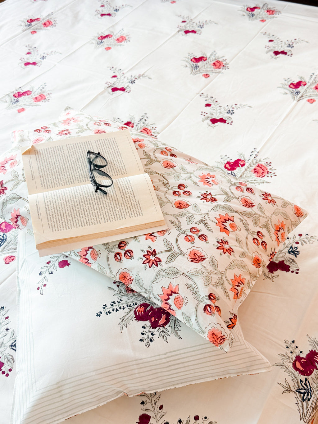 Cotton fabric detail of ORA Living Pink Anar Garden Handblock Premium Cotton Bedsheet Set