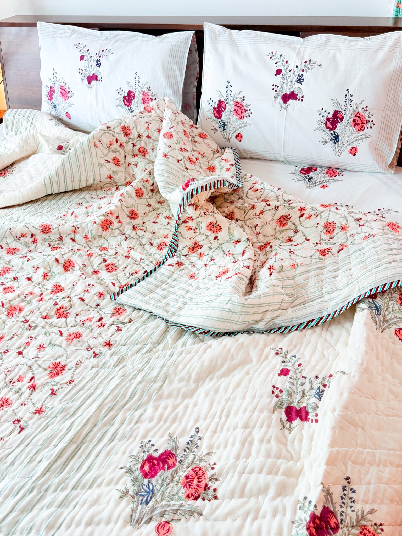 ORA Living Pink Anar Garden Handblock Reversible Pure Mulmul Cotton Quilt floral or motif detail