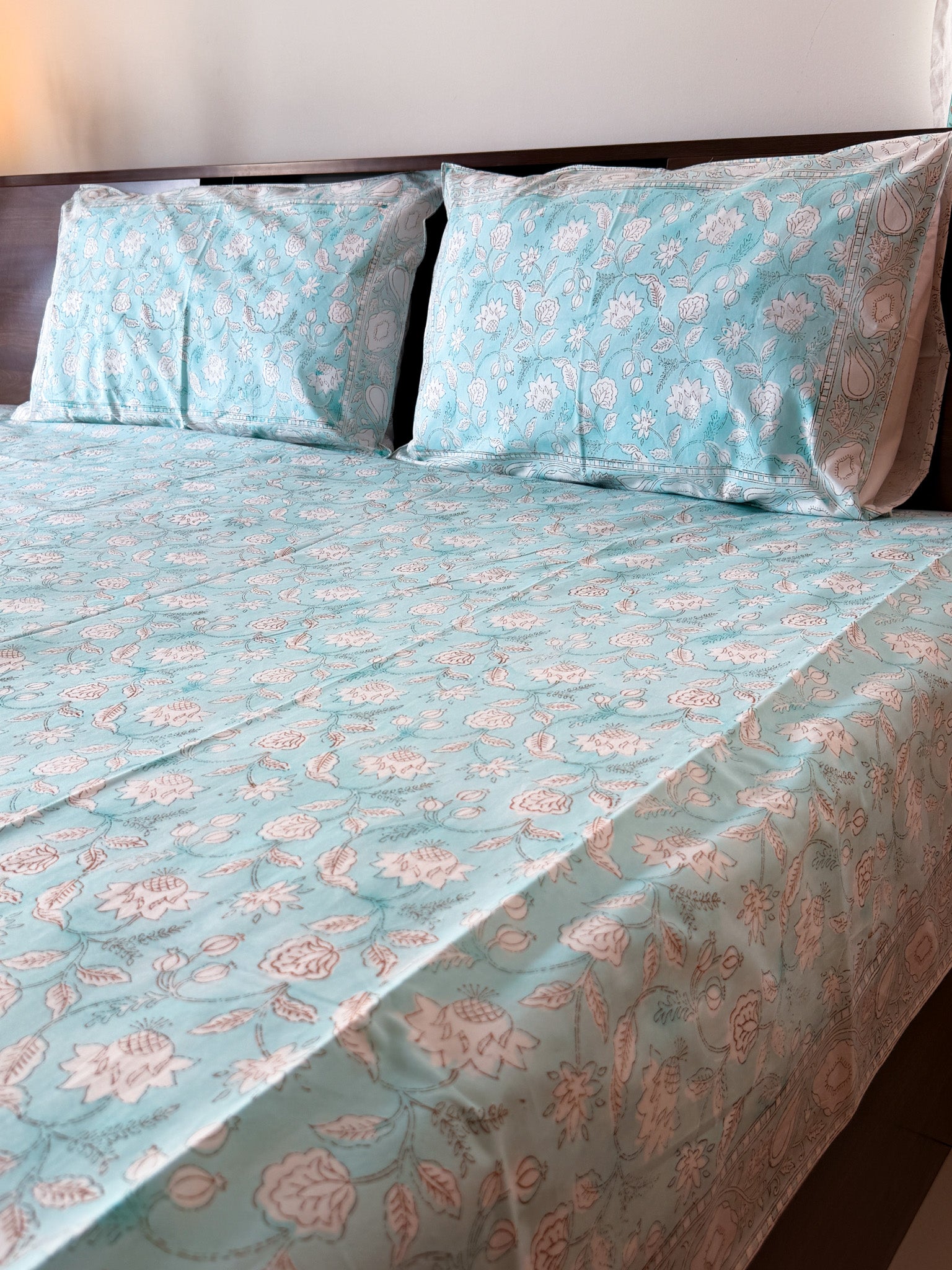 Full view of the hand block print on ORA Living Sky Blue White Floral Handblock Premium Cotton Bedsheet Set