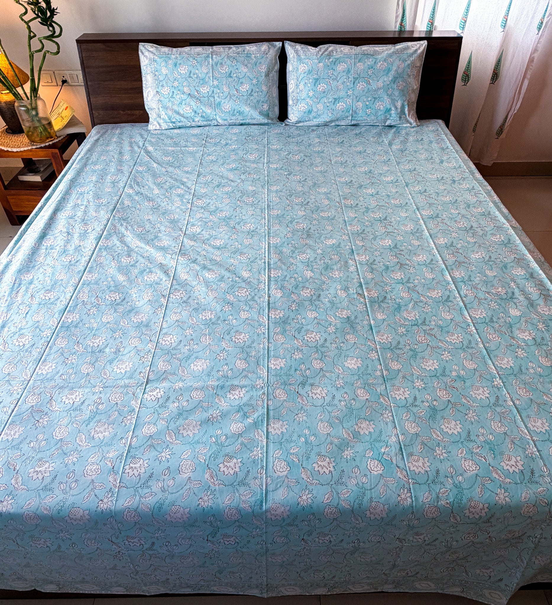 Print detail of ORA Living Sky Blue White Floral Handblock Premium Cotton Bedsheet Set