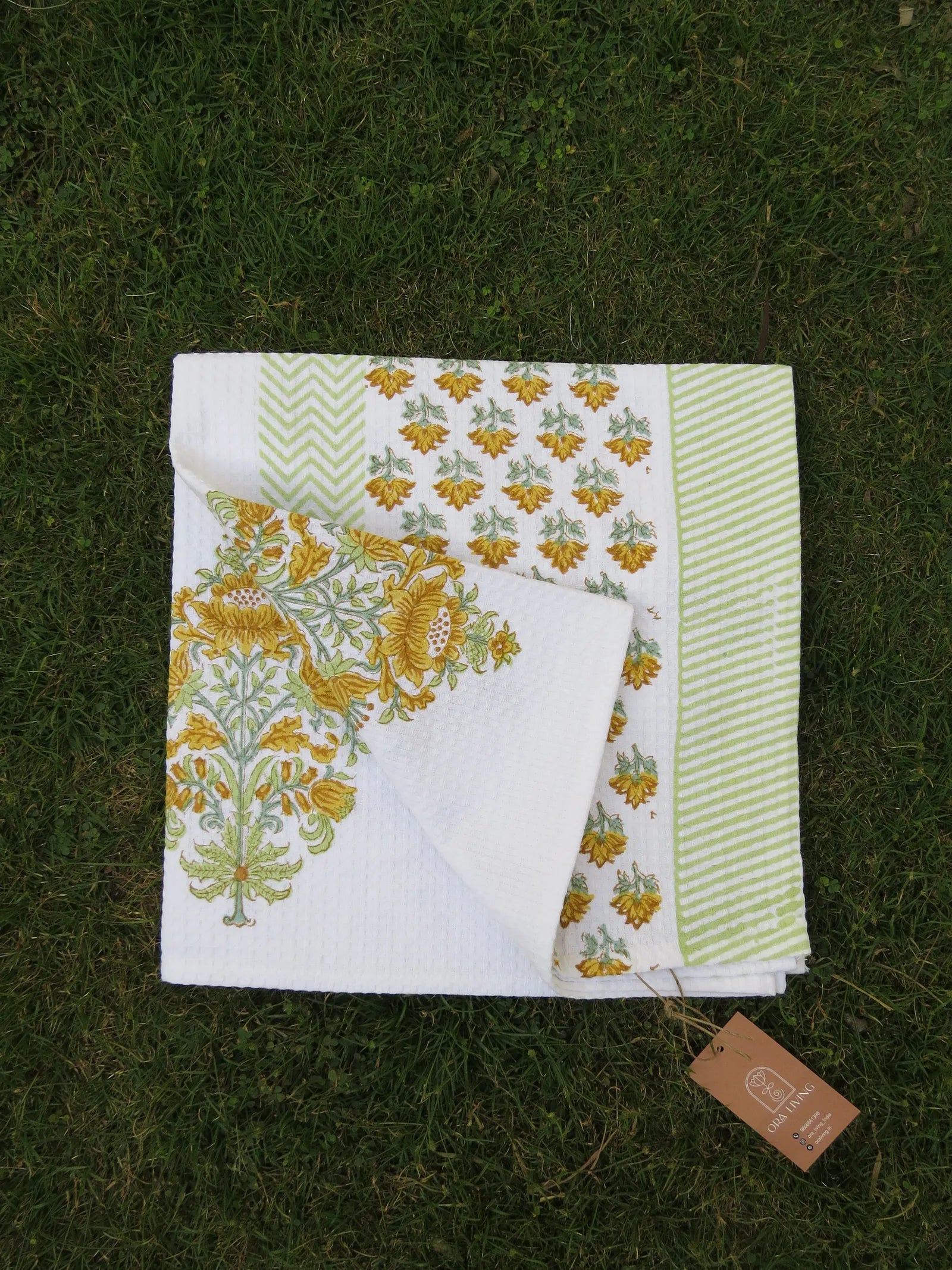 Big Flower Motif Handblock Waffle Cotton Bath Towel image 3