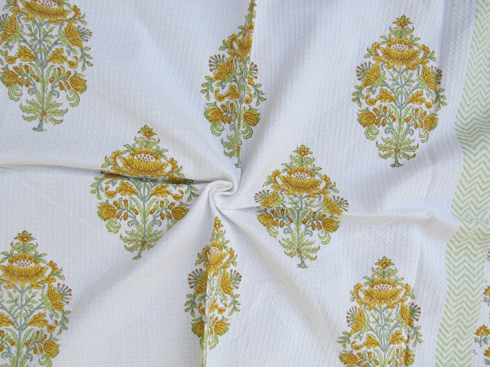 Big Flower Motif Handblock Waffle Cotton Bath Towel image 4