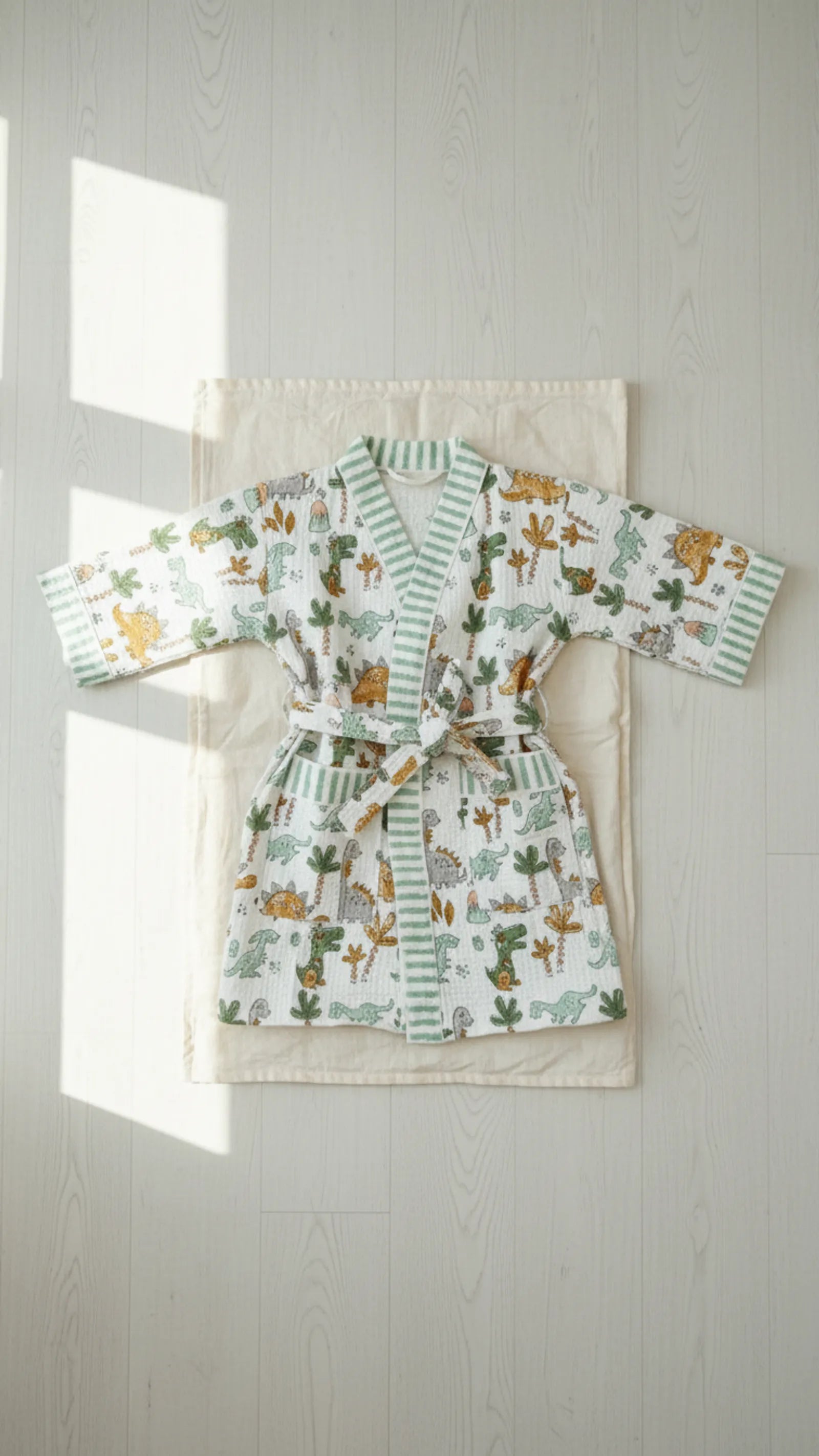 Brown Green Giraffe Tiger Waffle Cotton Kids Bathrobe image 3