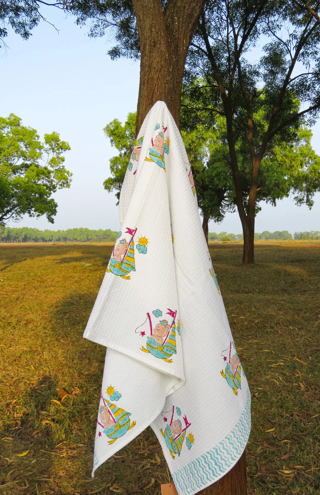 Bunny In Boat Handblock Waffle Cotton Kids Bath Towel image 2