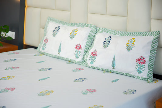 gulzar-floral-handblock-cotton-bedsheet-king-size-flatlay