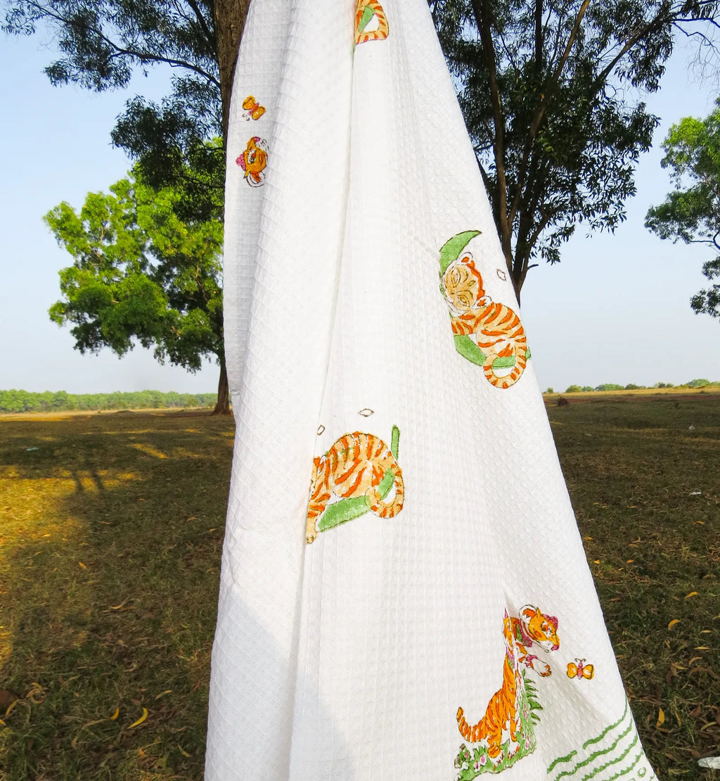 Sleeping Lion Handblock Waffle Cotton Kids Bath Towel image 2
