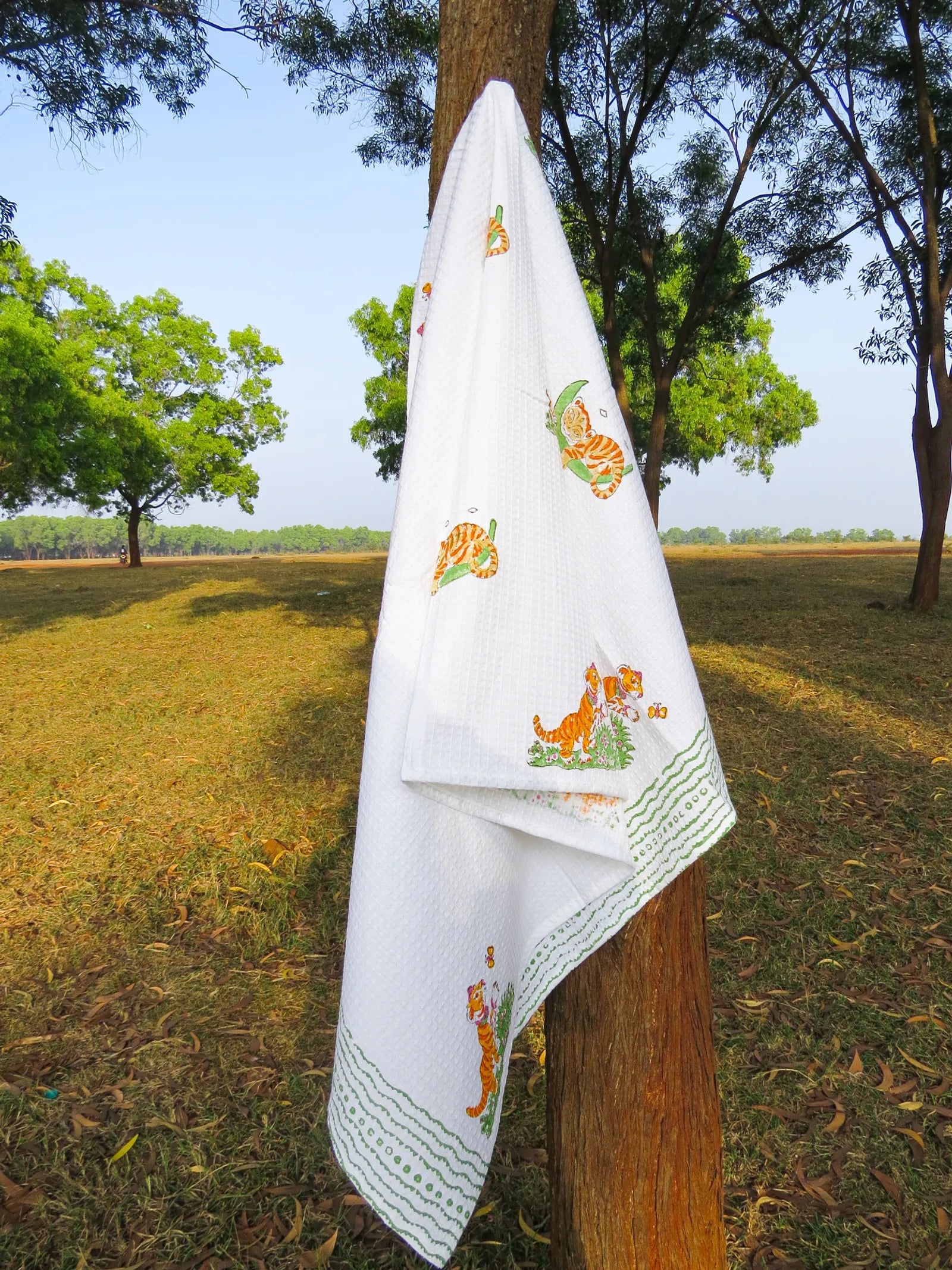 Sleeping Lion Handblock Waffle Cotton Kids Bath Towel image 3