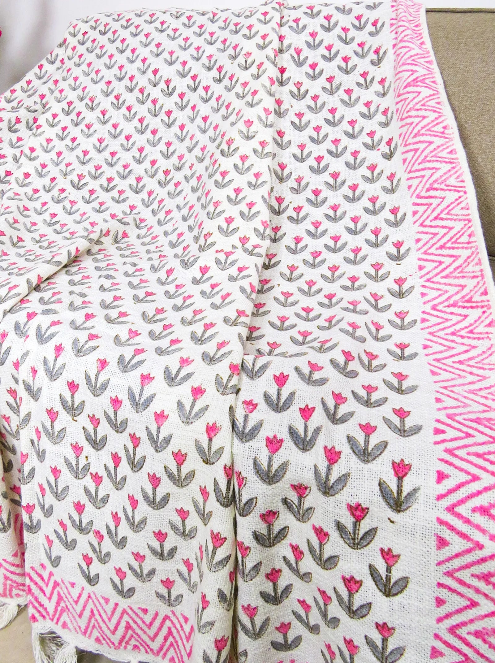 Tulip Flower Handblock TNT Cotton Throw Blanket image 2